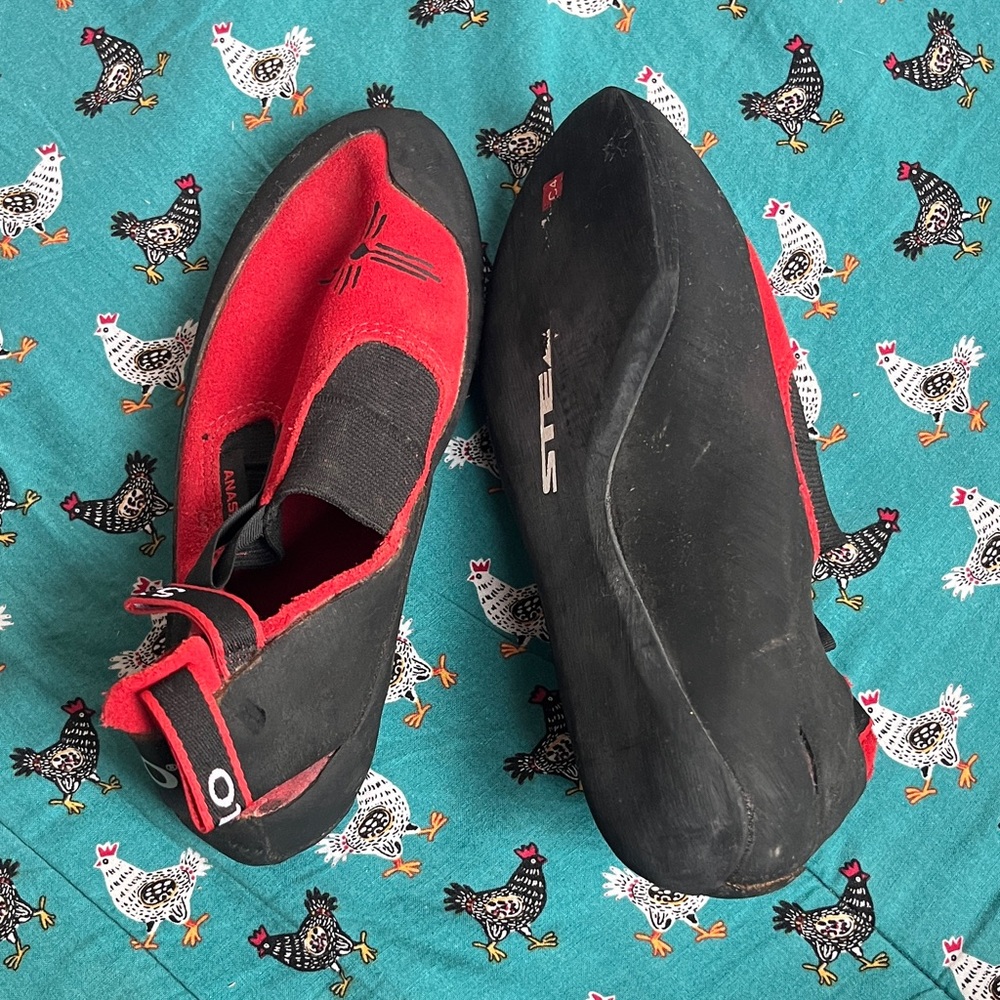 5.10 Anasazi Slip on Climbing Shoes